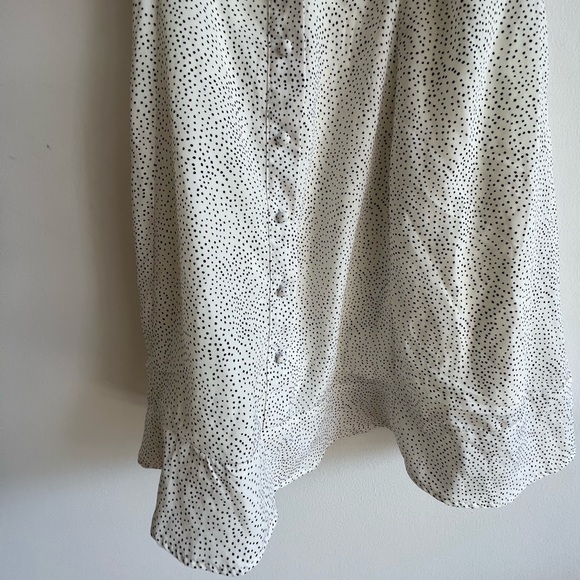 Polka dot flutter sleeve mini dress - Picture 3 of 5